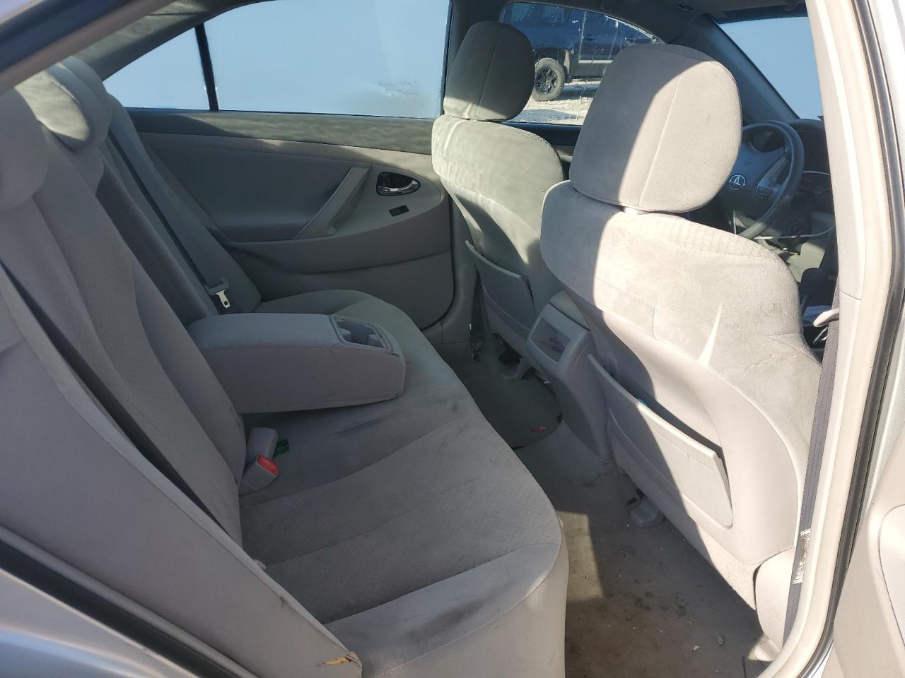 2009 Toyota Camry - Image 10