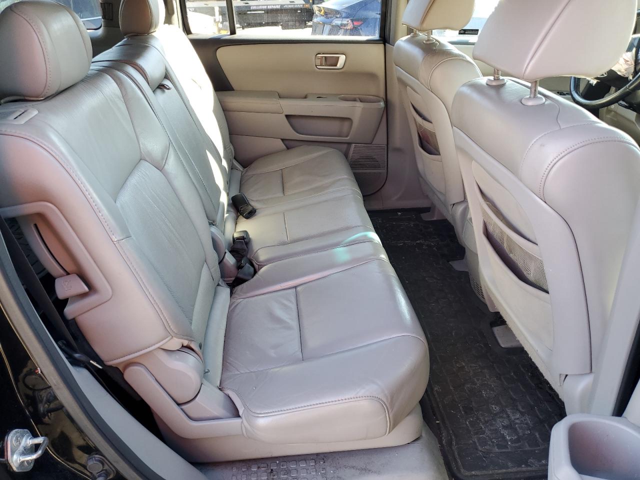 2010 Honda Pilot - Image 10