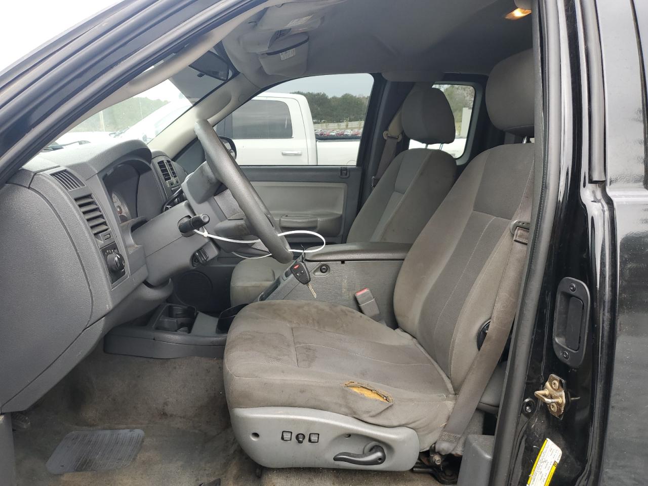 2006 Dodge Dakota - Image 7