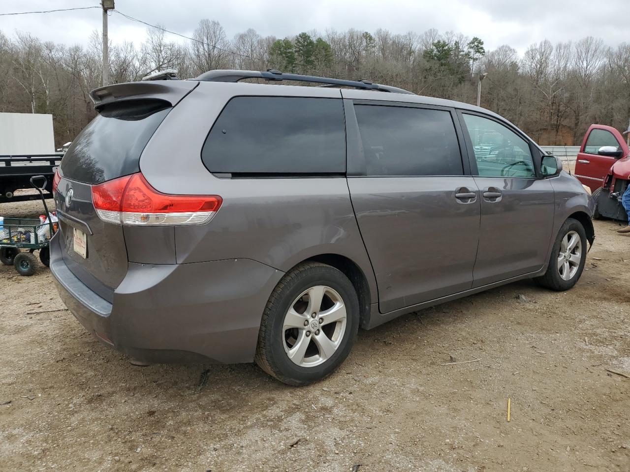 2011 Toyota Sienna - Image 3