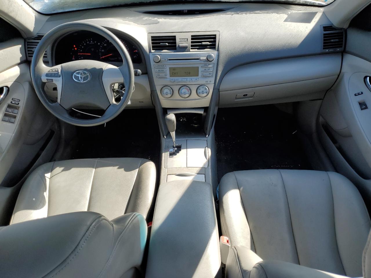 2011 Toyota Camry - Image 8