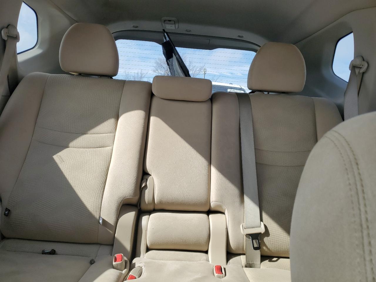 2016 Nissan Rogue - Image 10