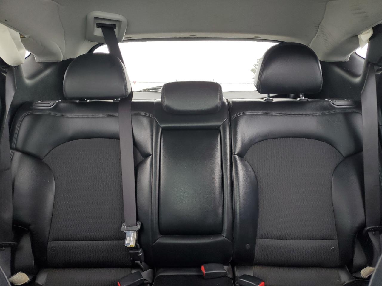 2010 Hyundai Tucson - Image 10