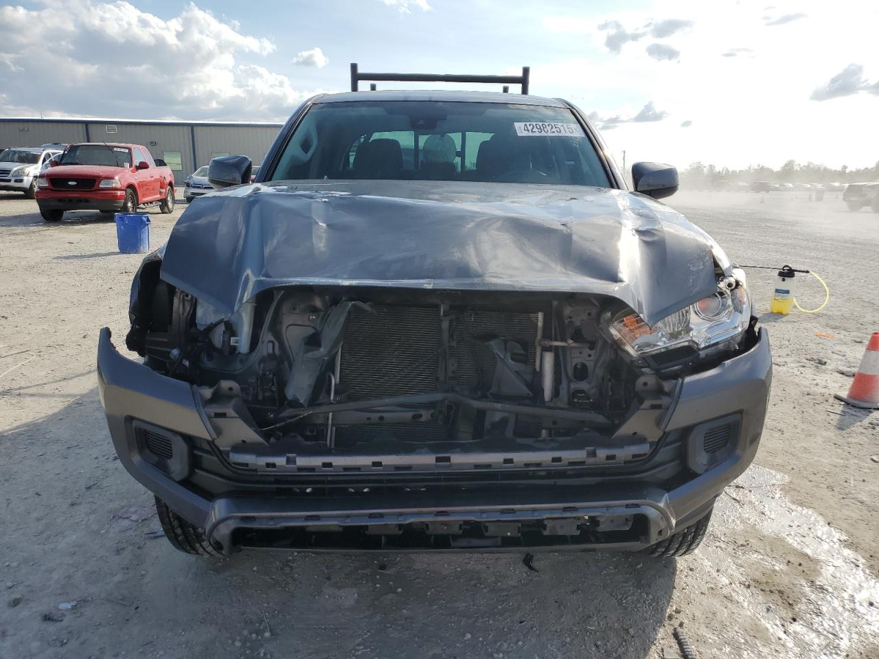 2018 Toyota Tacoma - Image 5