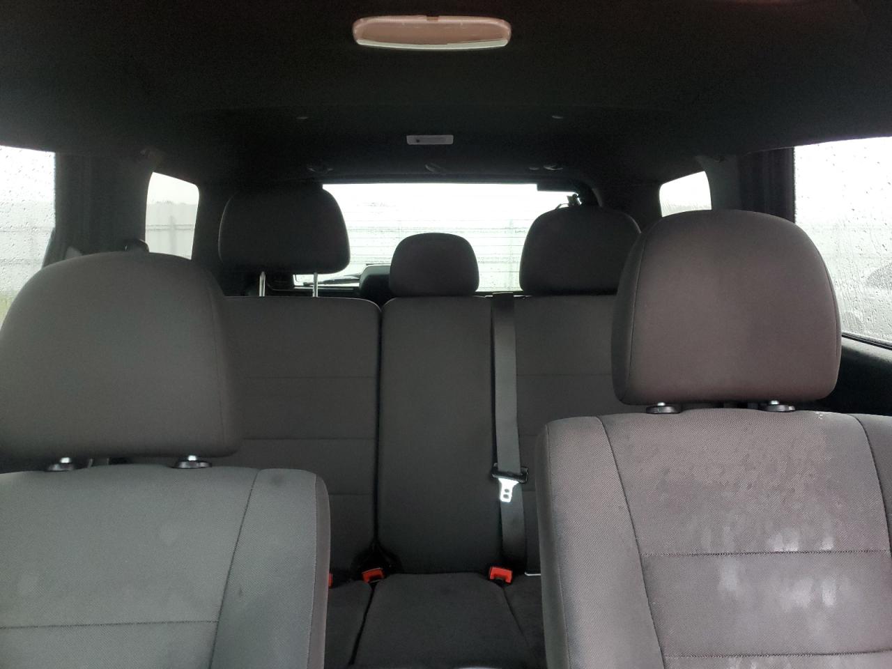 2010 Ford Escape - Image 10