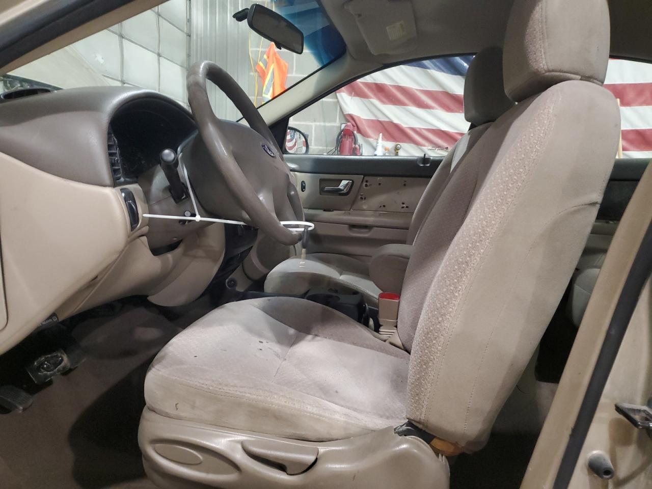 2001 Ford Taurus - Image 7