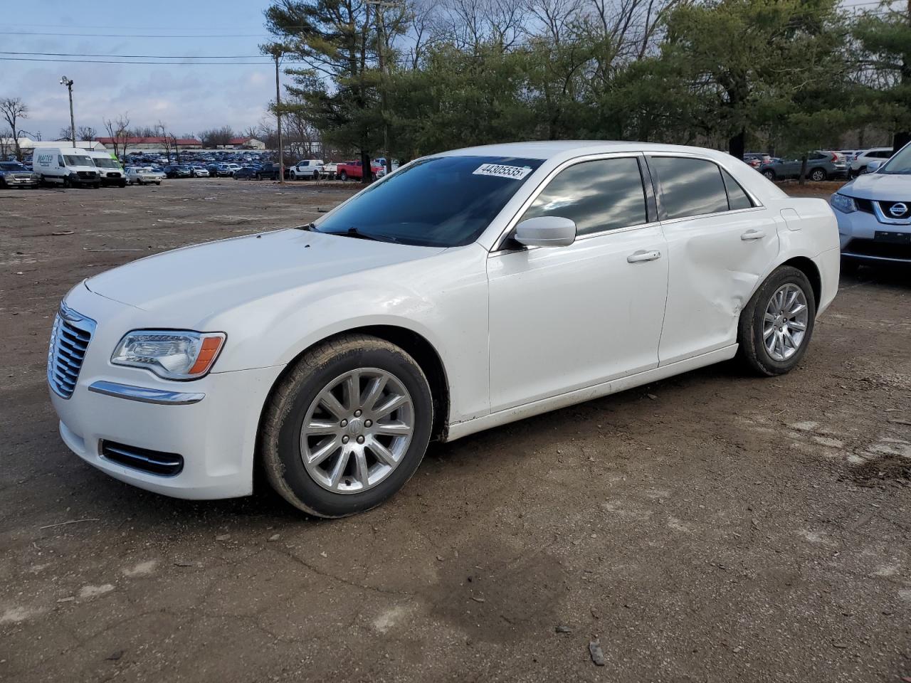 Lexington, KY에서 판매 중인 2014 Chrysler 300 - Side