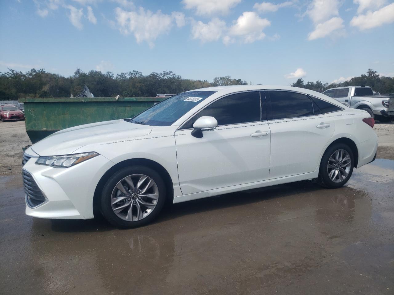 2021 Toyota Avalon - Image 1