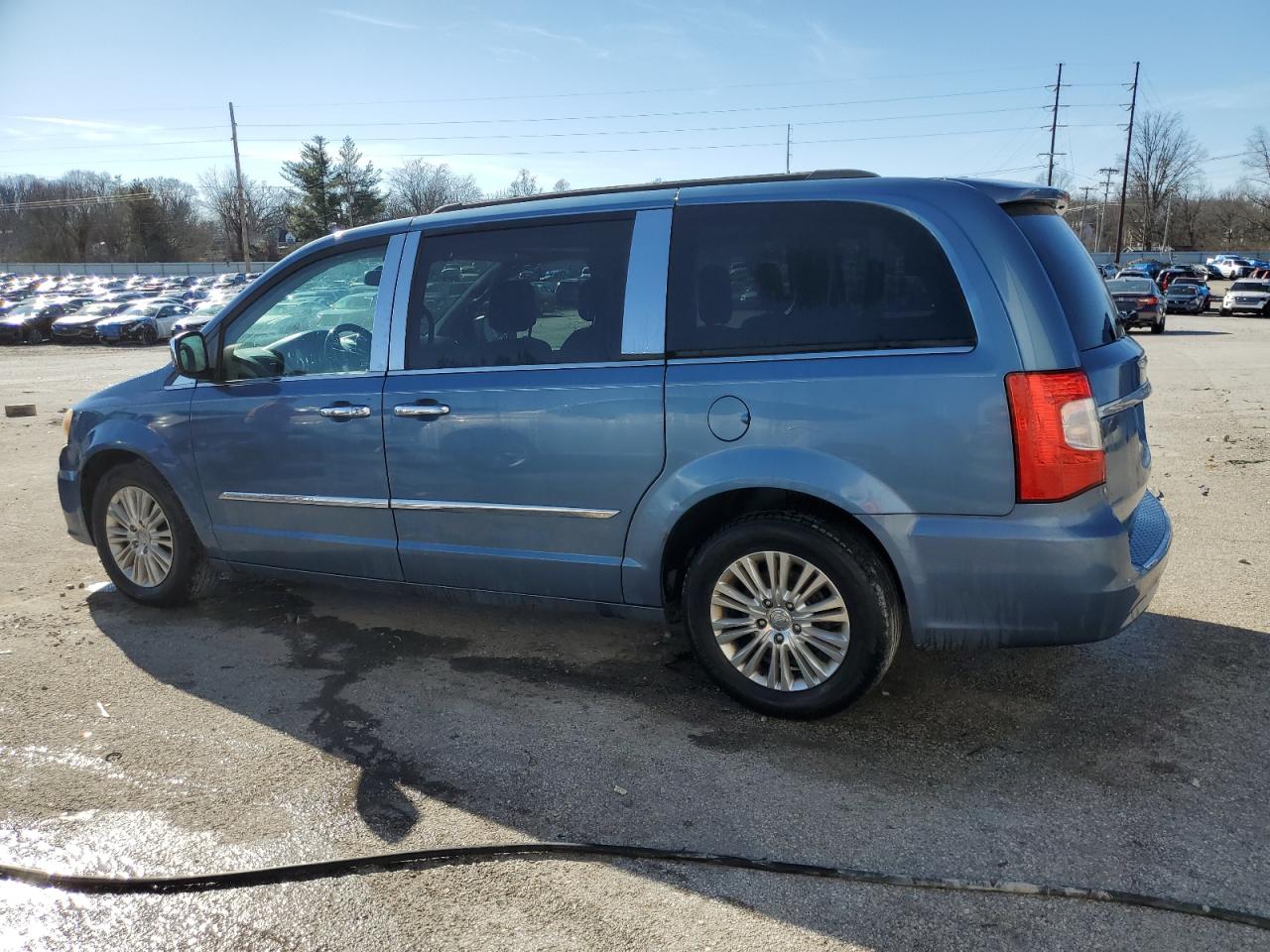 2011 Chrysler Town & Country - Image 2