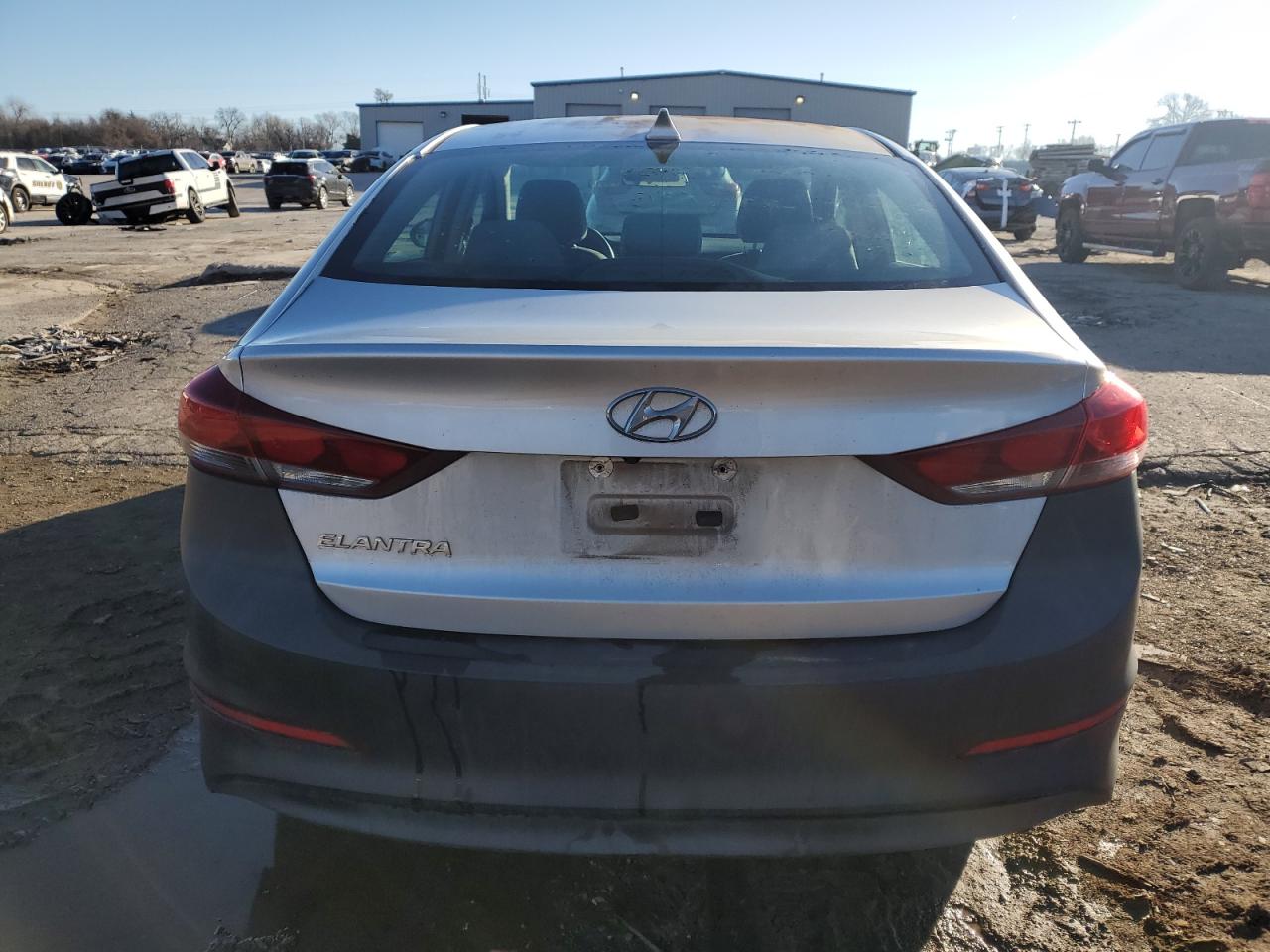 2017 Hyundai Elantra - Image 6