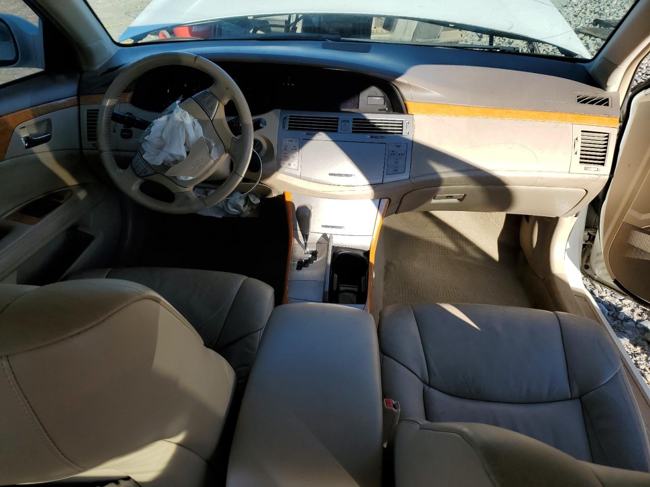 2005 Toyota Avalon - Image 8