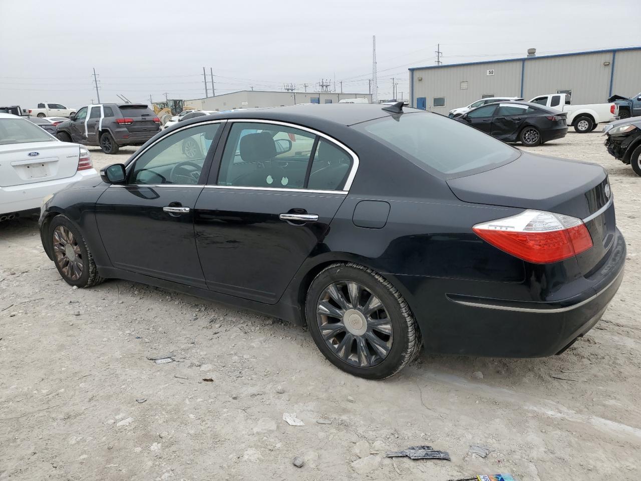 2011 Hyundai Genesis - Image 2