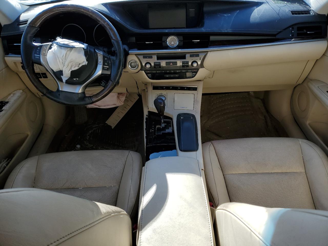 2015 Lexus ES - Image 8