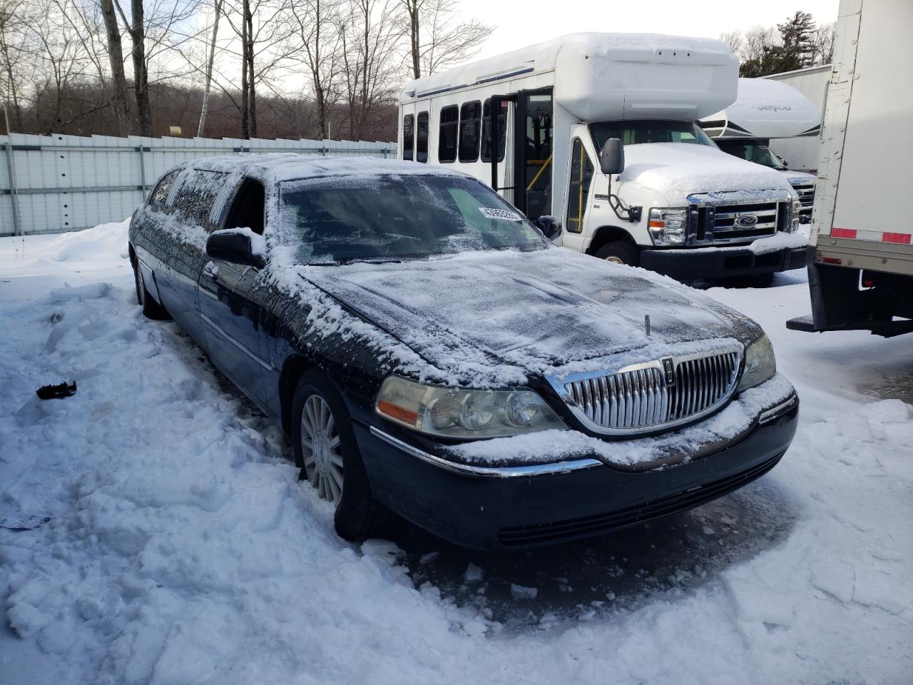 2007 Lincoln Town Car - Image 4