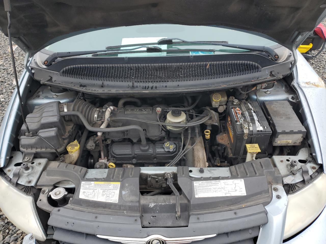 2005 Chrysler Town & Country - Image 13