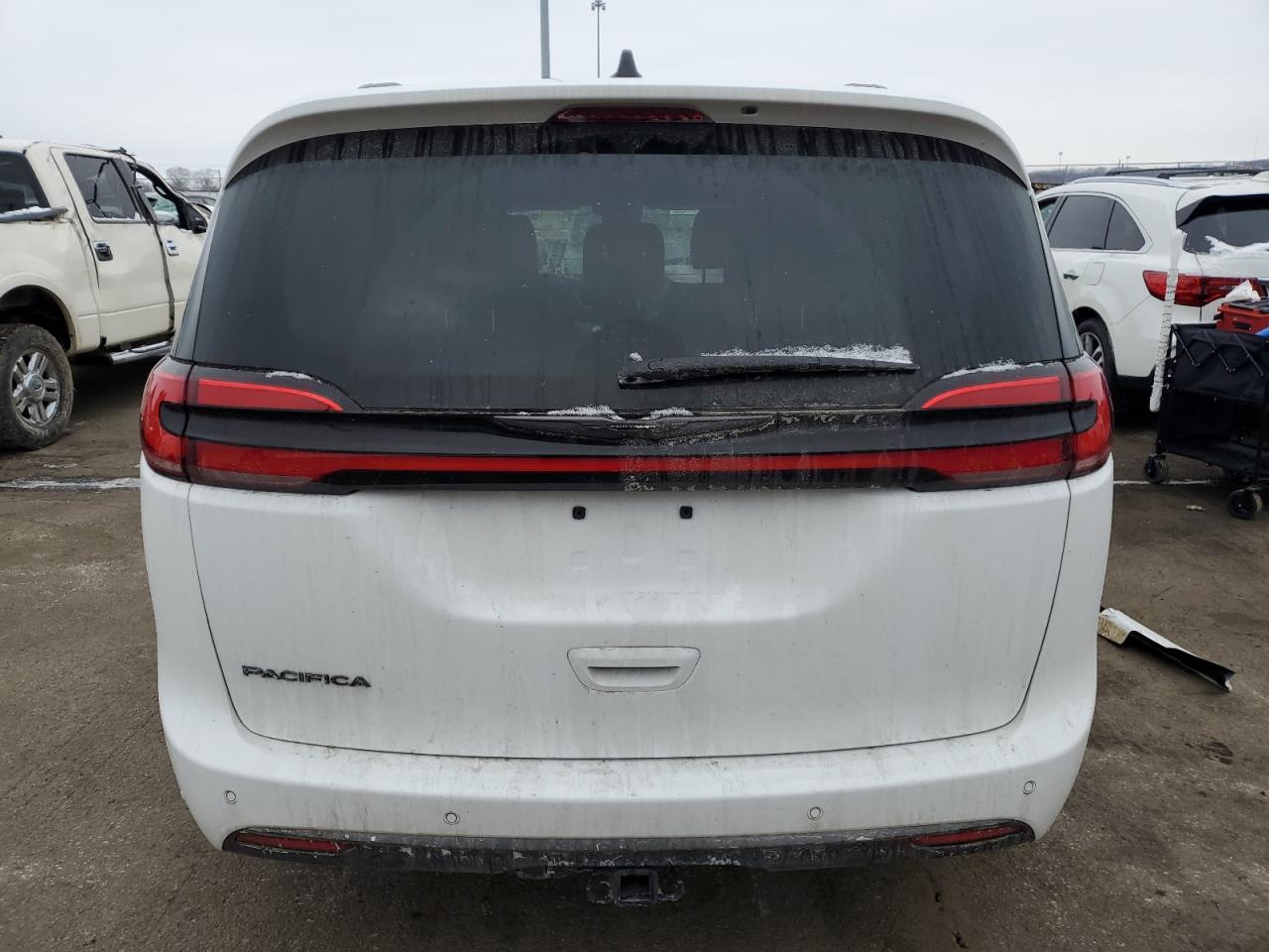 2024 Chrysler Pacifica Touring L VIN: 2C4RC1BG6RR126431 Lot: 46989475