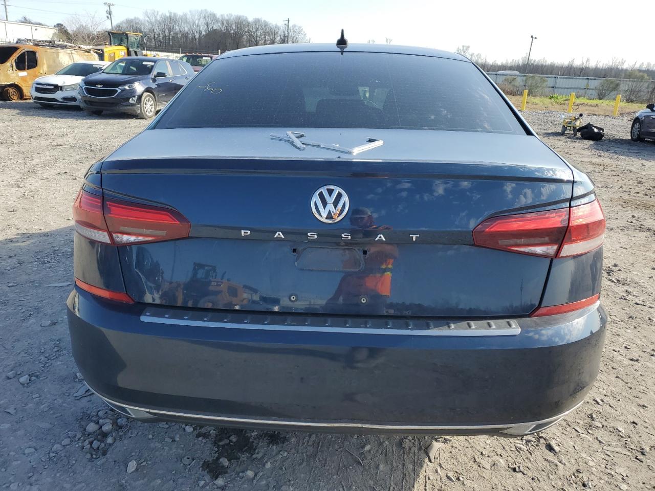 2021 Volkswagen Passat - Image 6