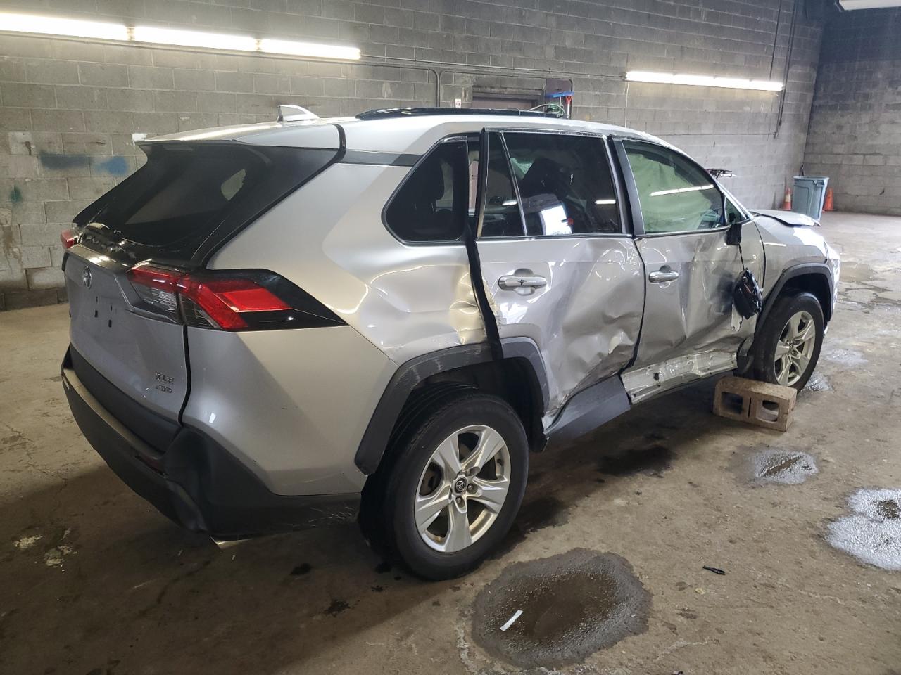 2020 Toyota RAV 4 - Image 3