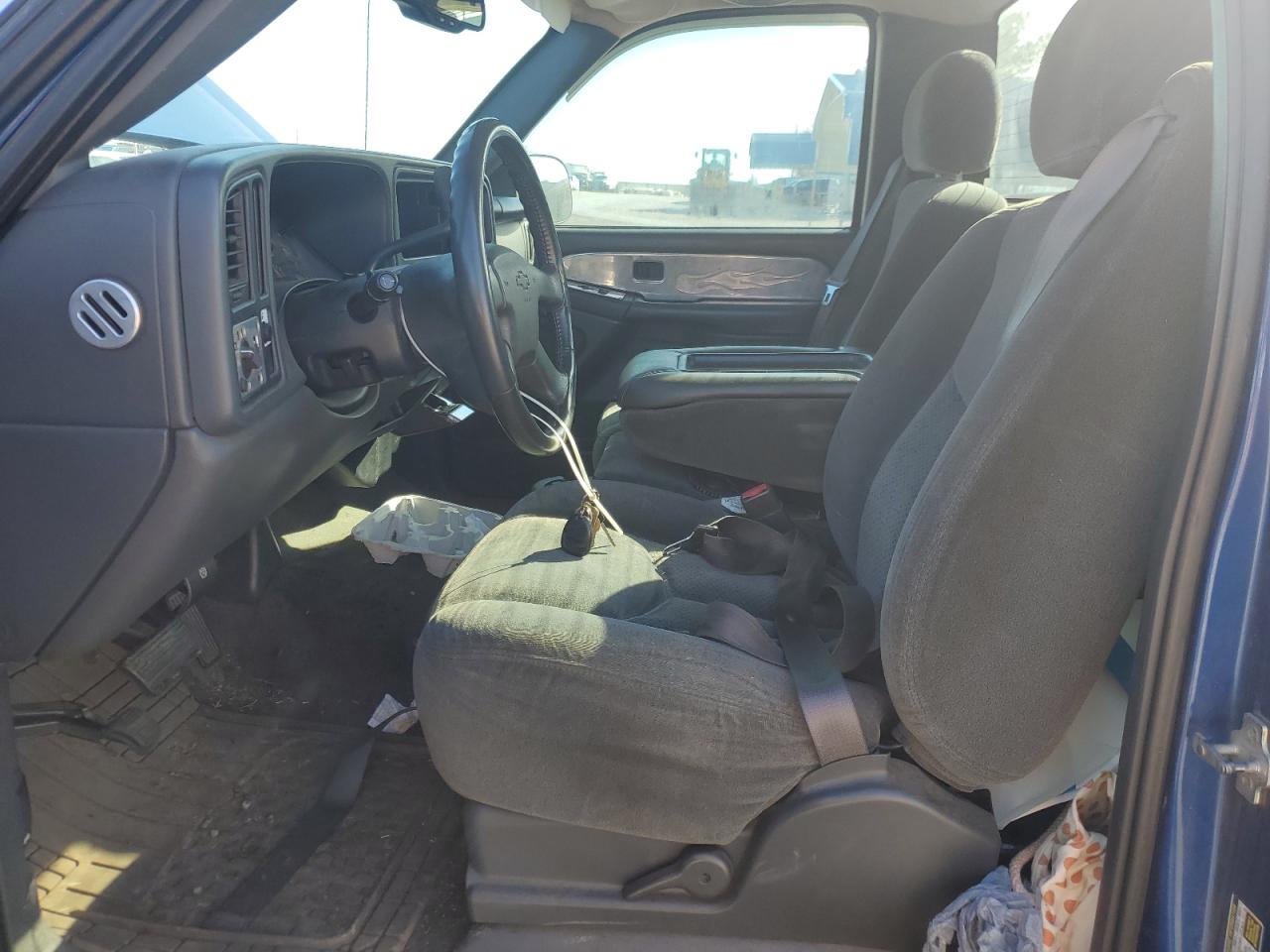 2004 Chevrolet Silverado - Image 7