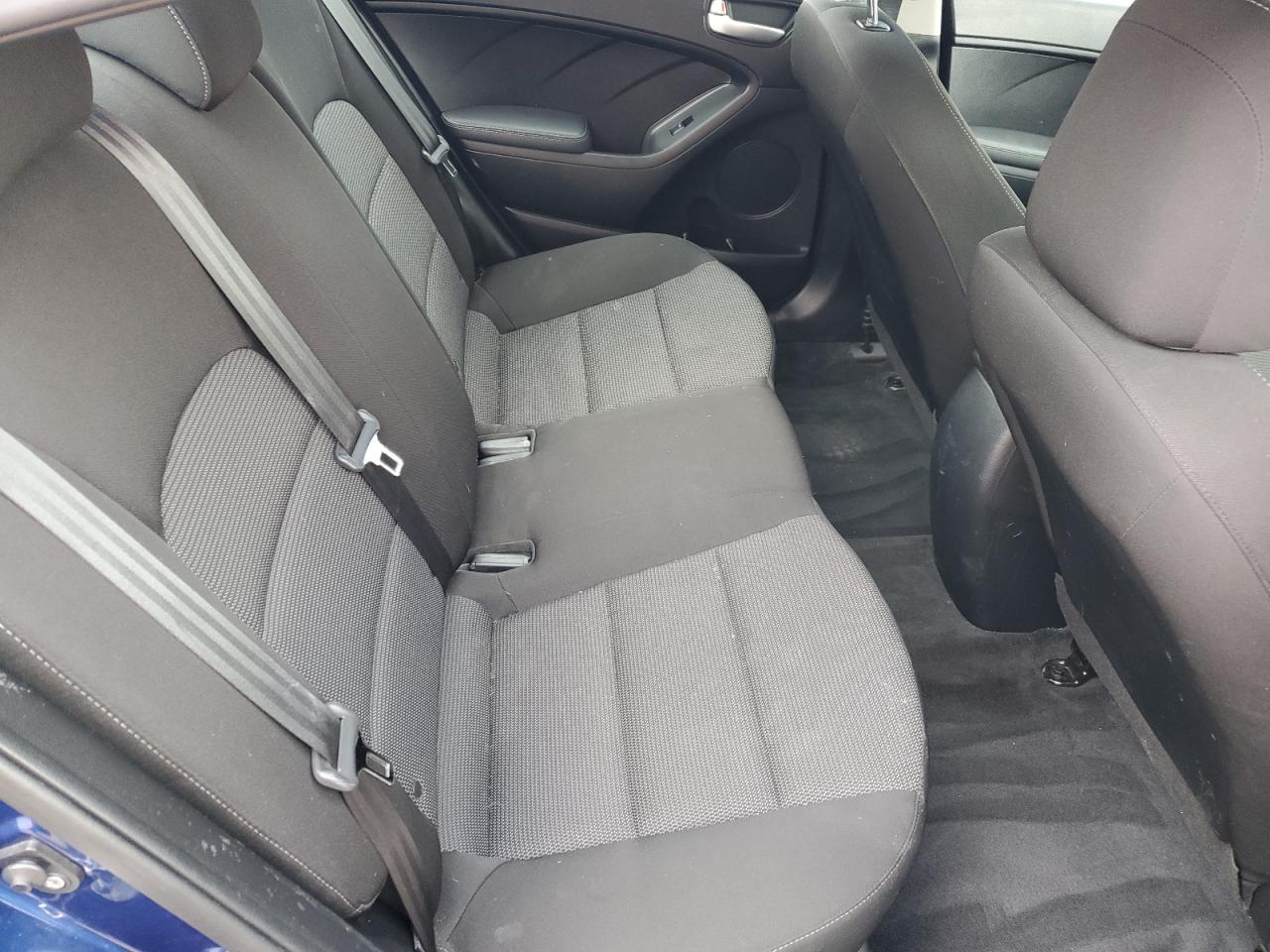 2017 Kia Forte - Image 10
