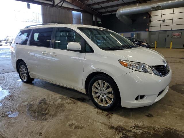 2014 TOYOTA SIENNA LE