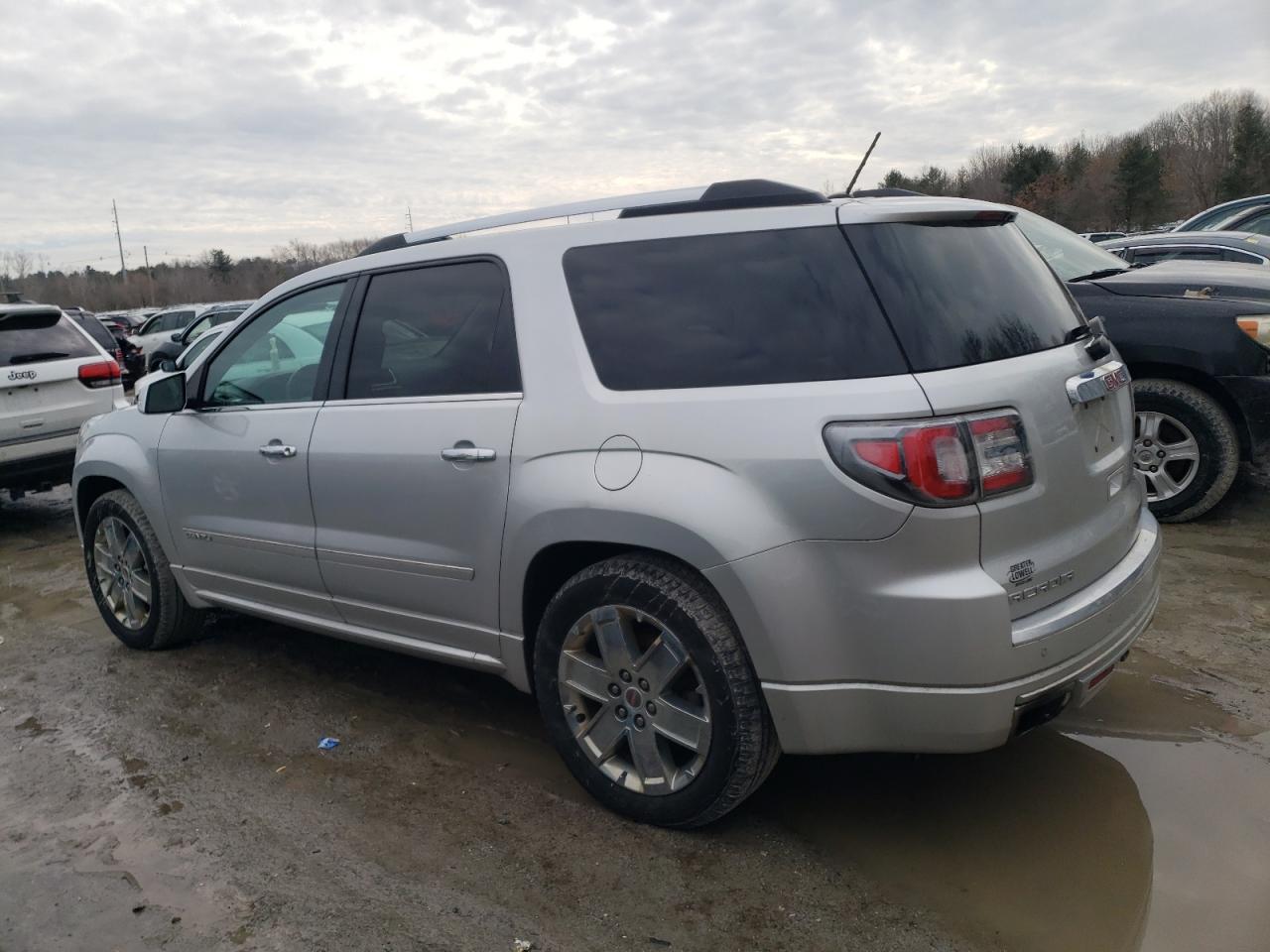 2014 GMC Acadia - Image 2