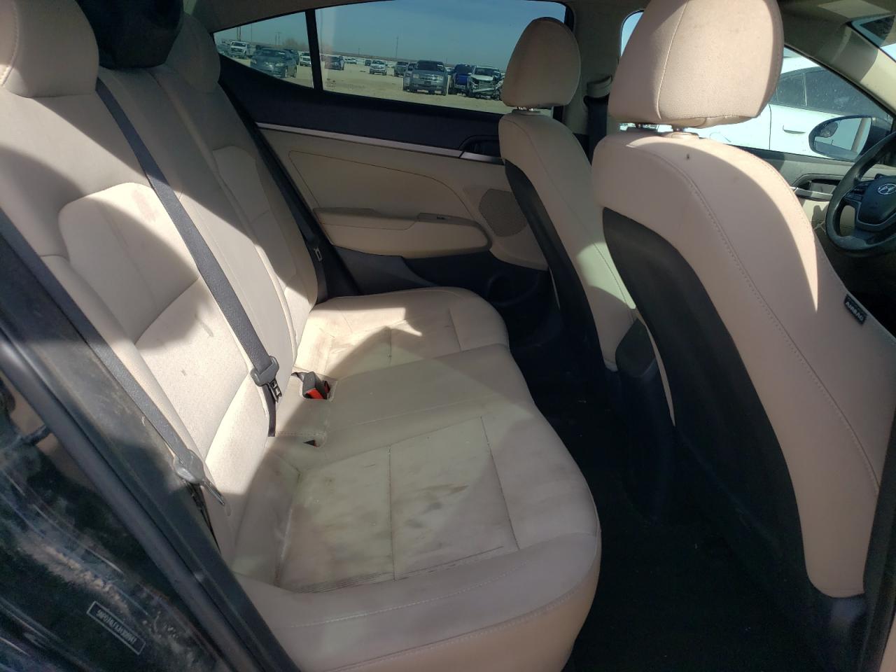 2018 Hyundai Elantra - Image 10
