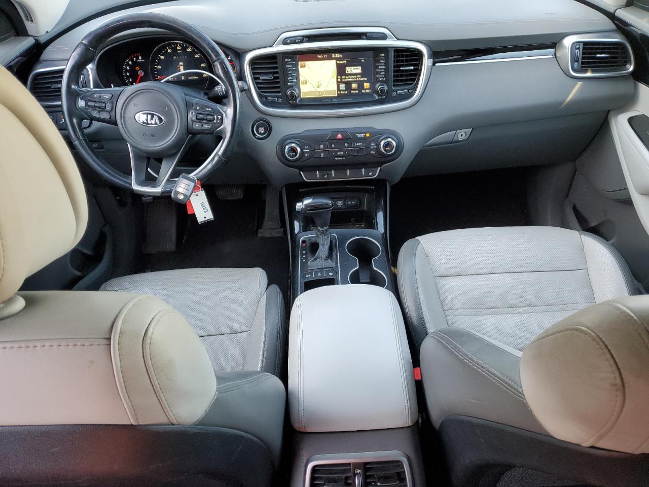 2016 Kia Sorento - Image 8