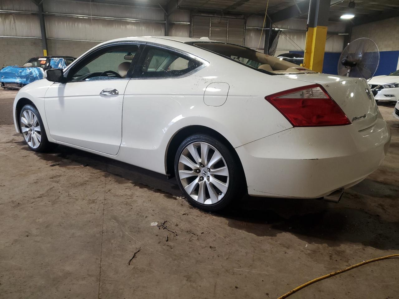 2010 Honda Accord - Image 2