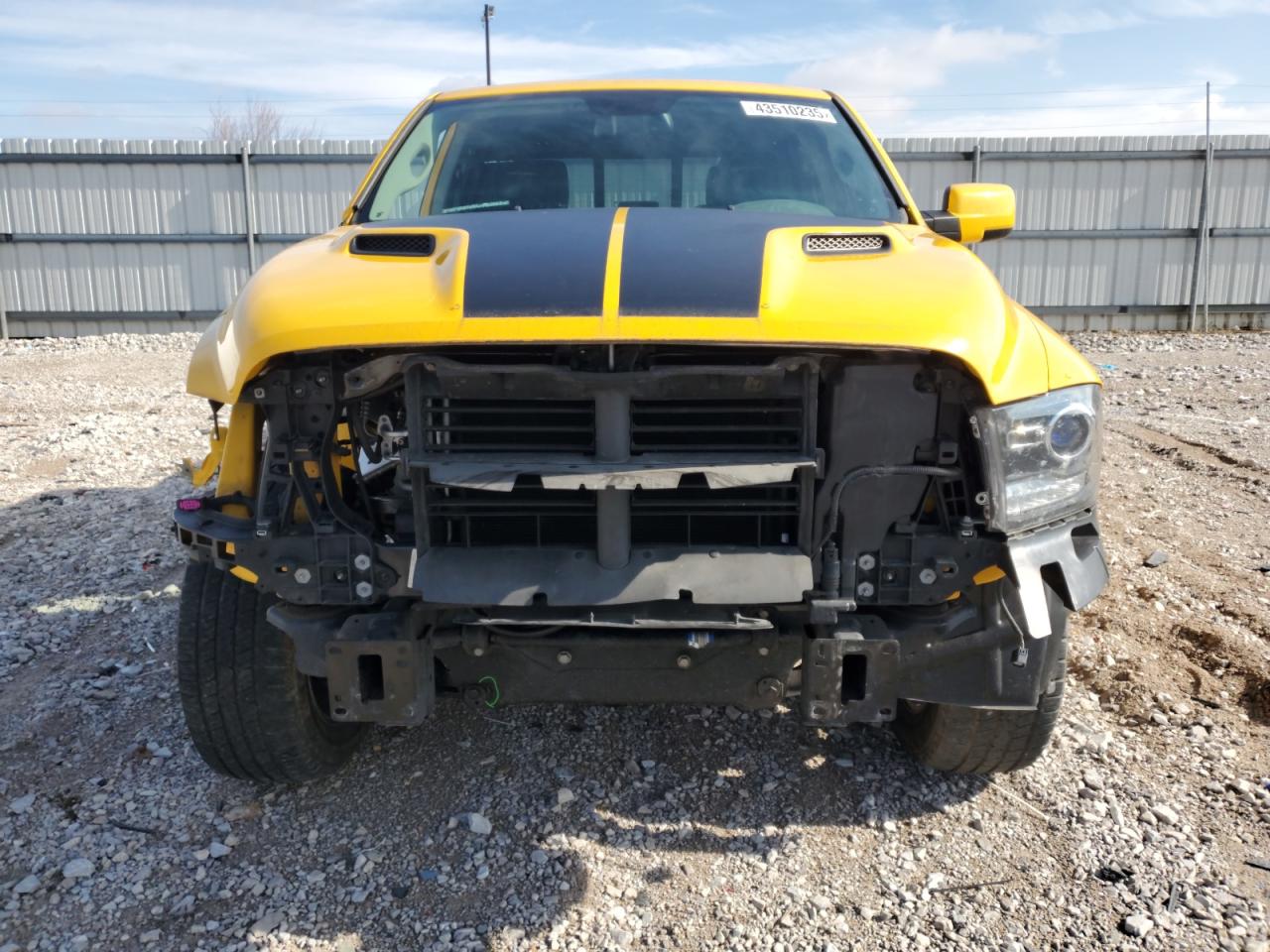 2016 RAM 1500 - Image 5