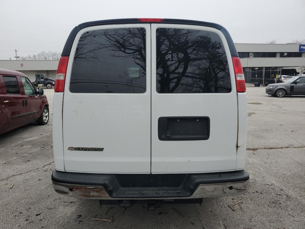 2017 Chevrolet Express - Image 6