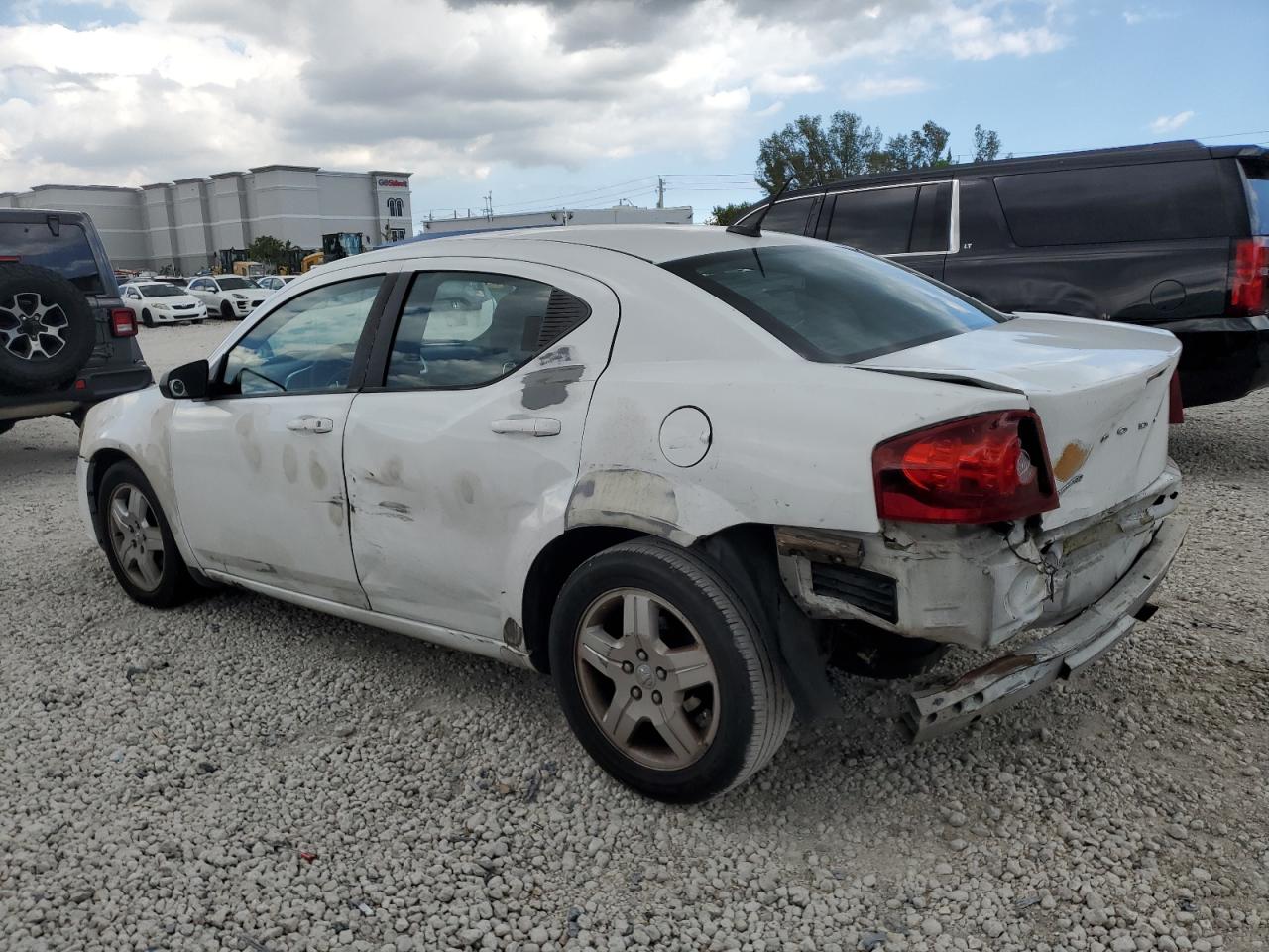 2012 Dodge Avenger - Image 2