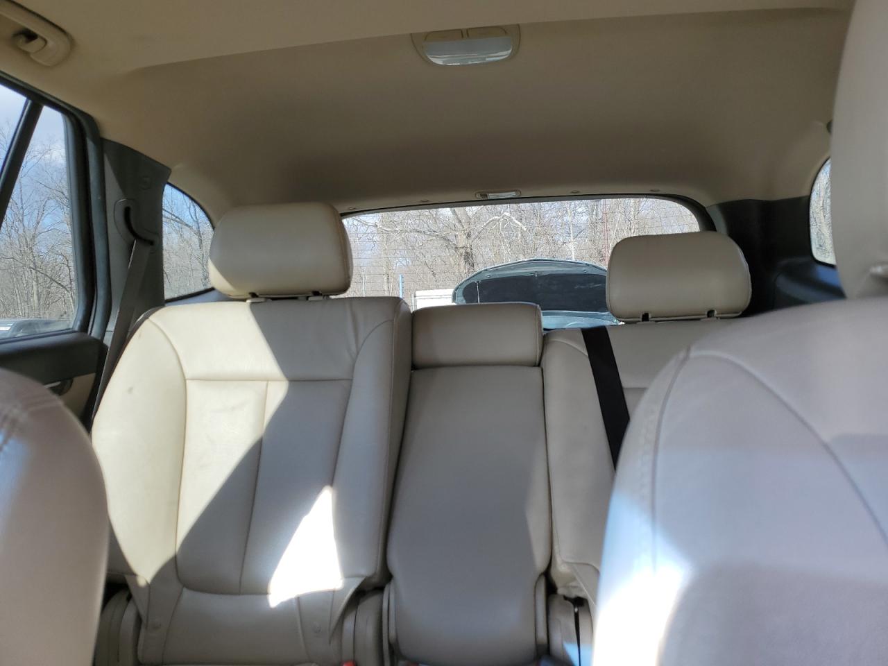 2010 Hyundai Santa Fe - Image 10