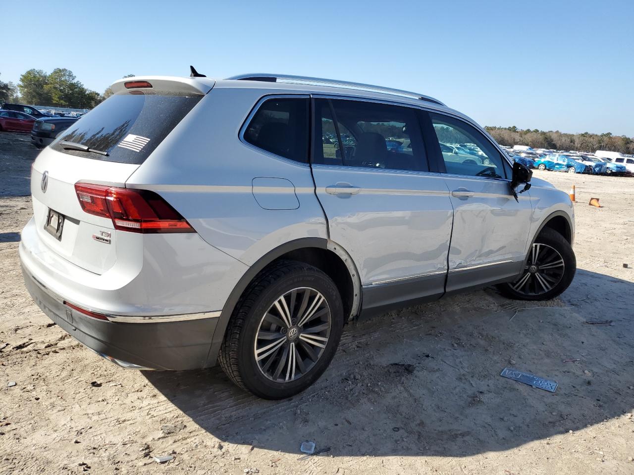 2018 Volkswagen Tiguan - Image 3