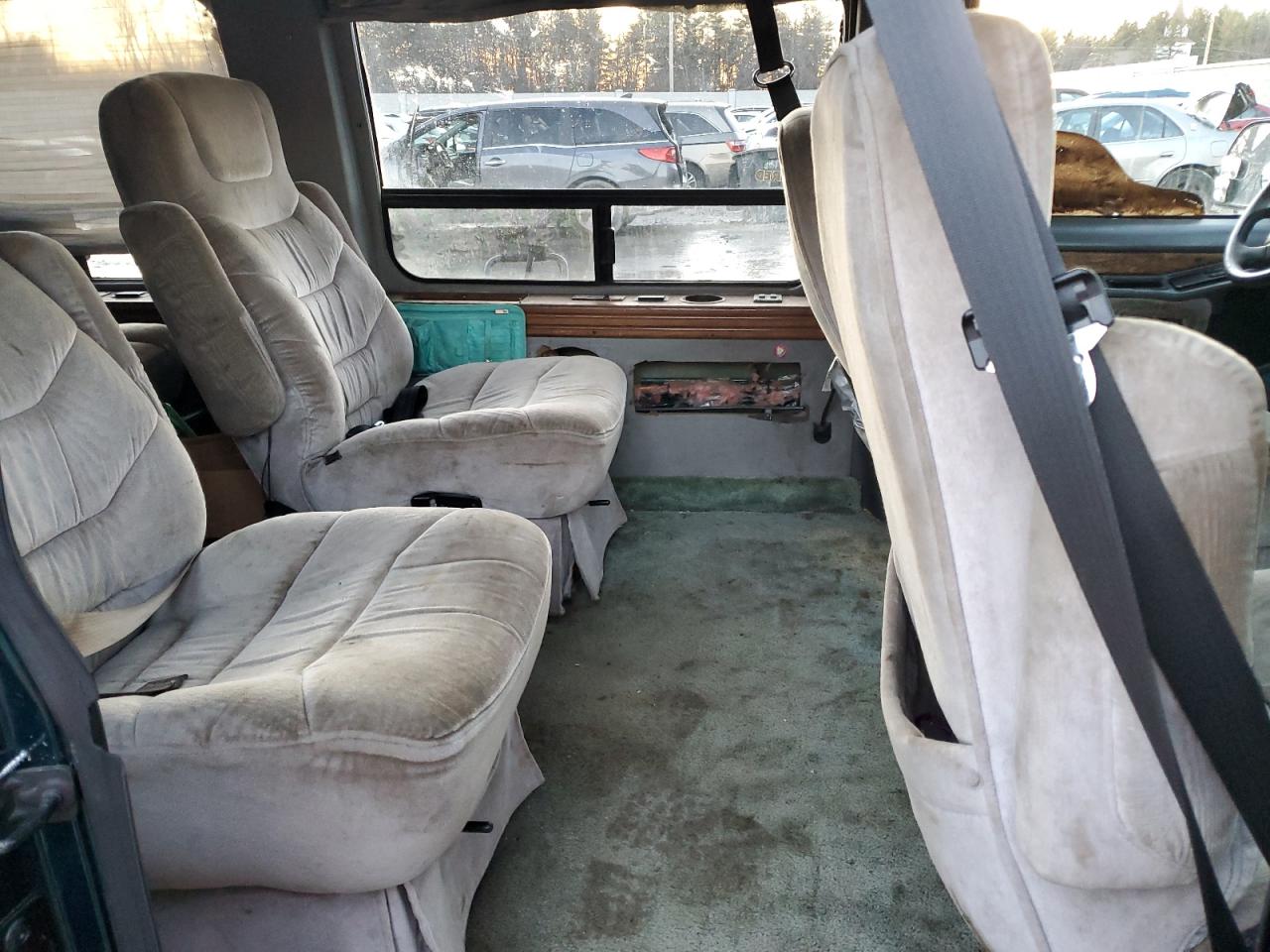 1994 Ford Econoline - Image 11