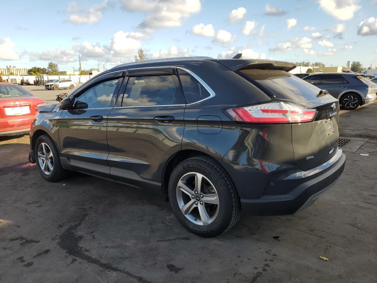 2021 Ford Edge - Image 2