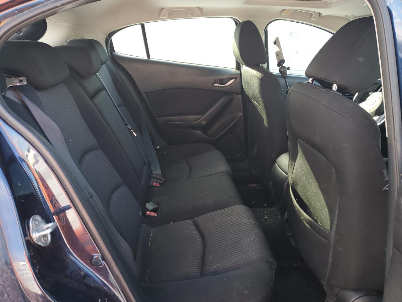 2015 Mazda 3 - Image 11