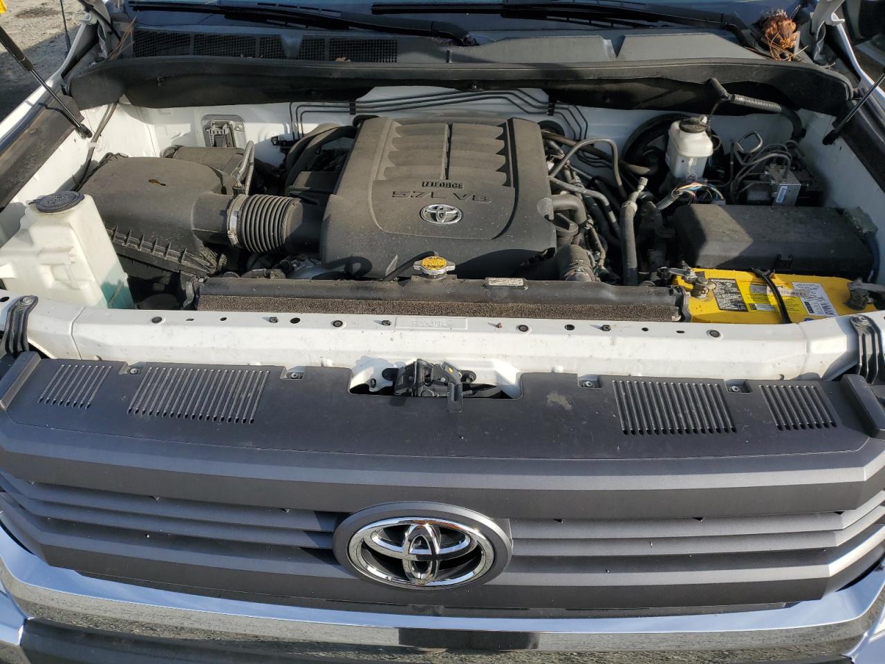 2015 Toyota Tundra - Image 11
