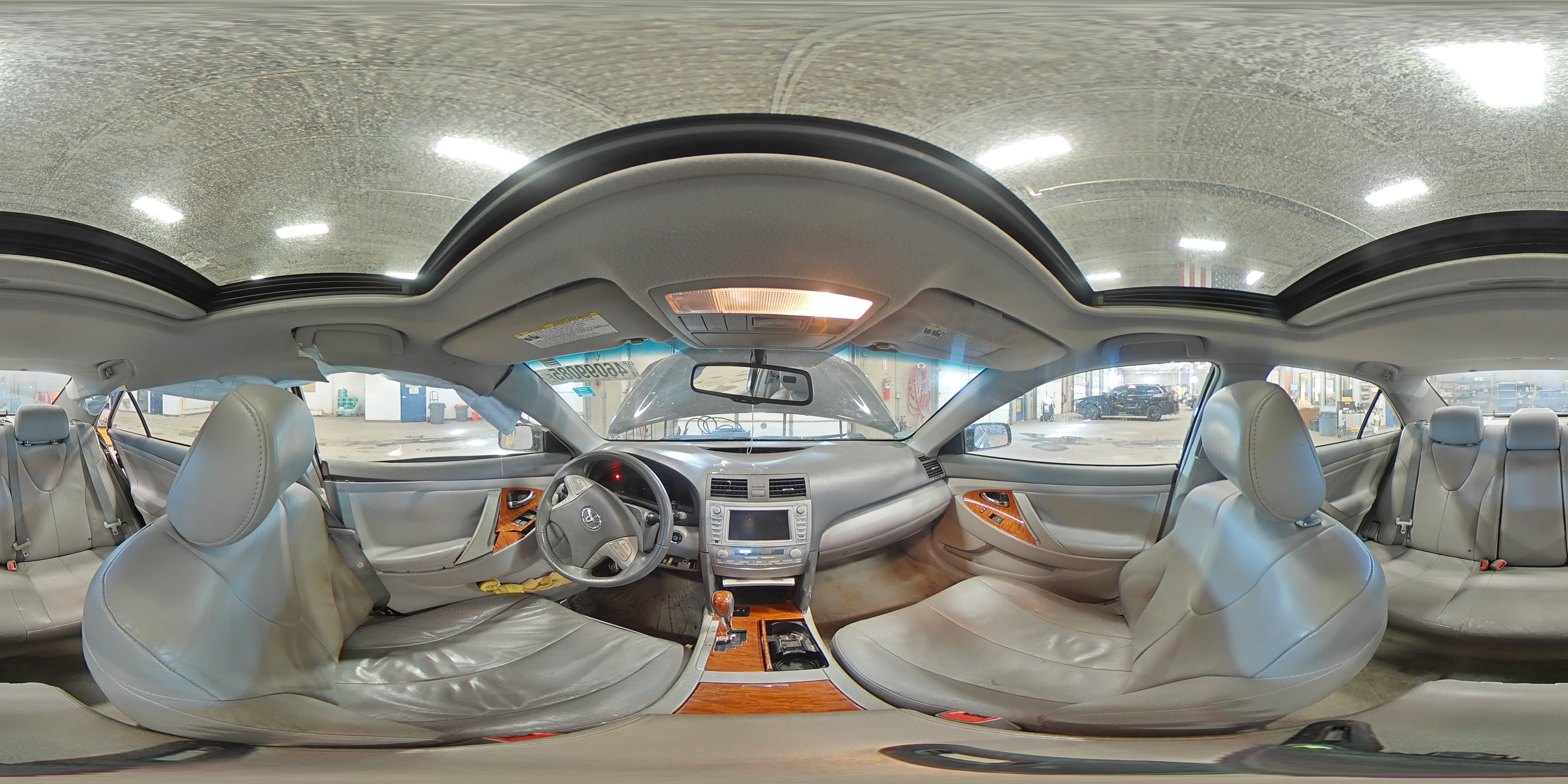 2010 Toyota Camry - Image 13