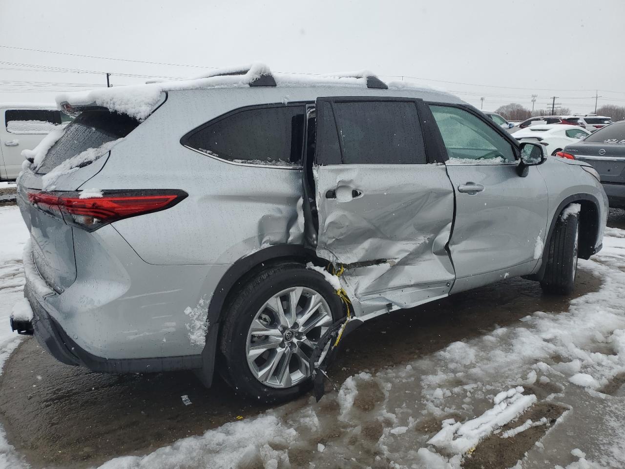 2020 Toyota Highlander - Image 3