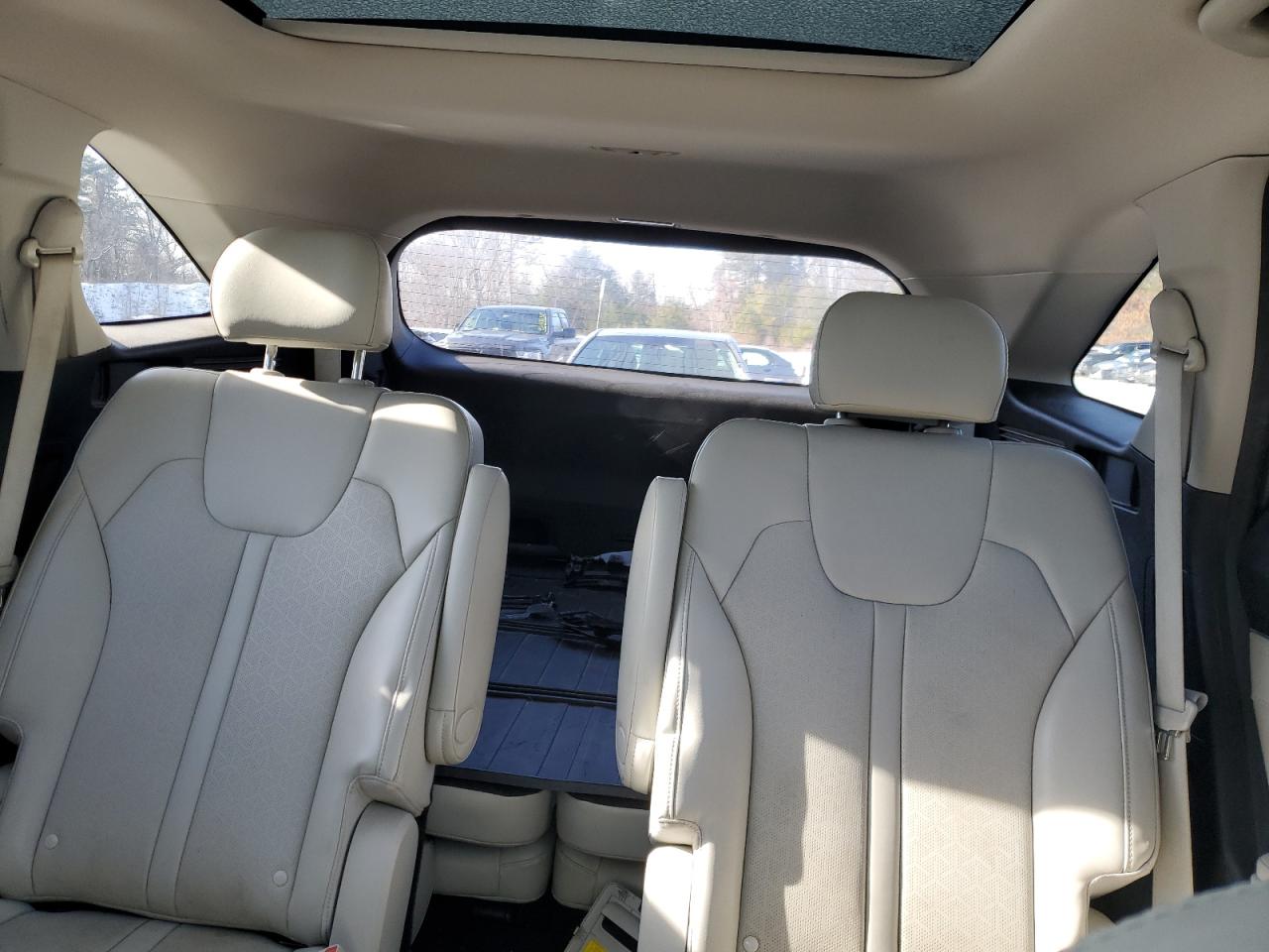 2021 Kia Sorento - Image 10