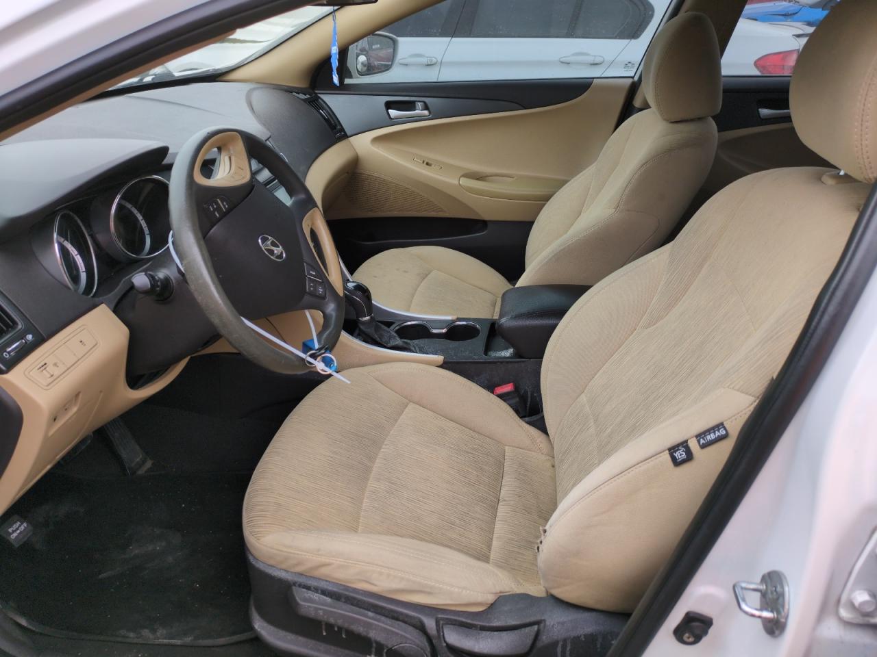 2011 Hyundai Sonata - Image 7