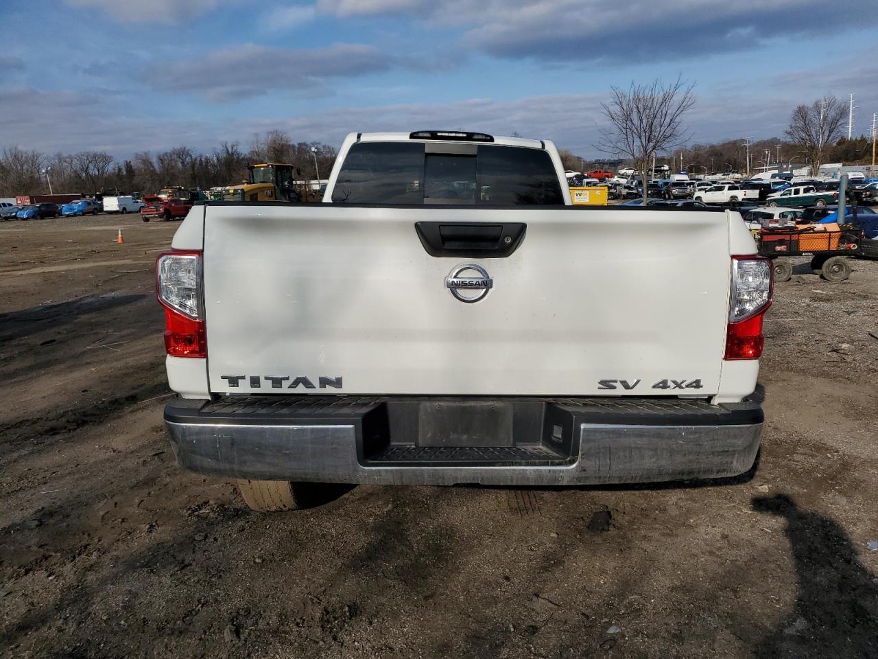 2017 Nissan Titan - Image 6