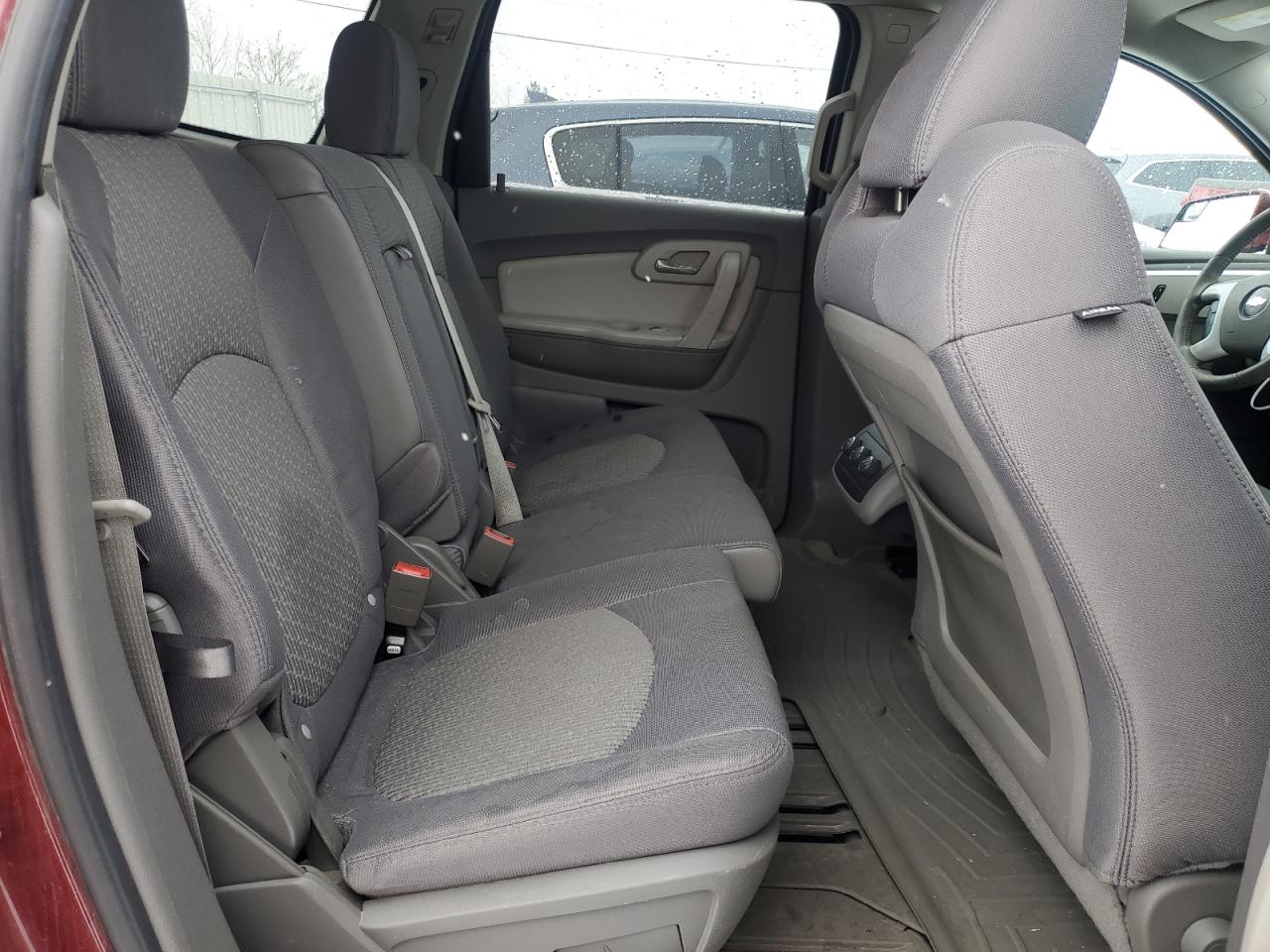 2011 Chevrolet Traverse - Image 11