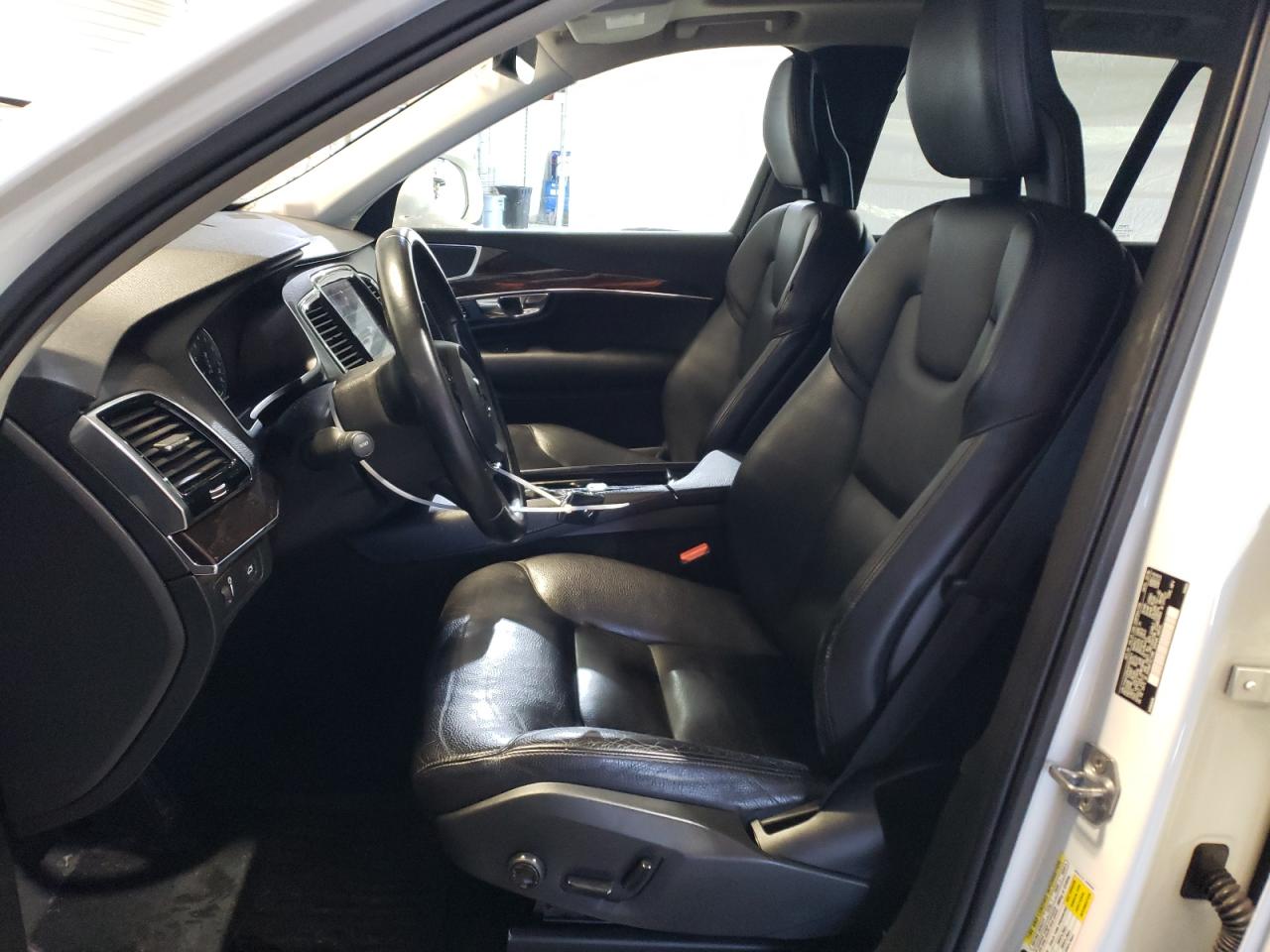 2017 Volvo XC90 - Image 7