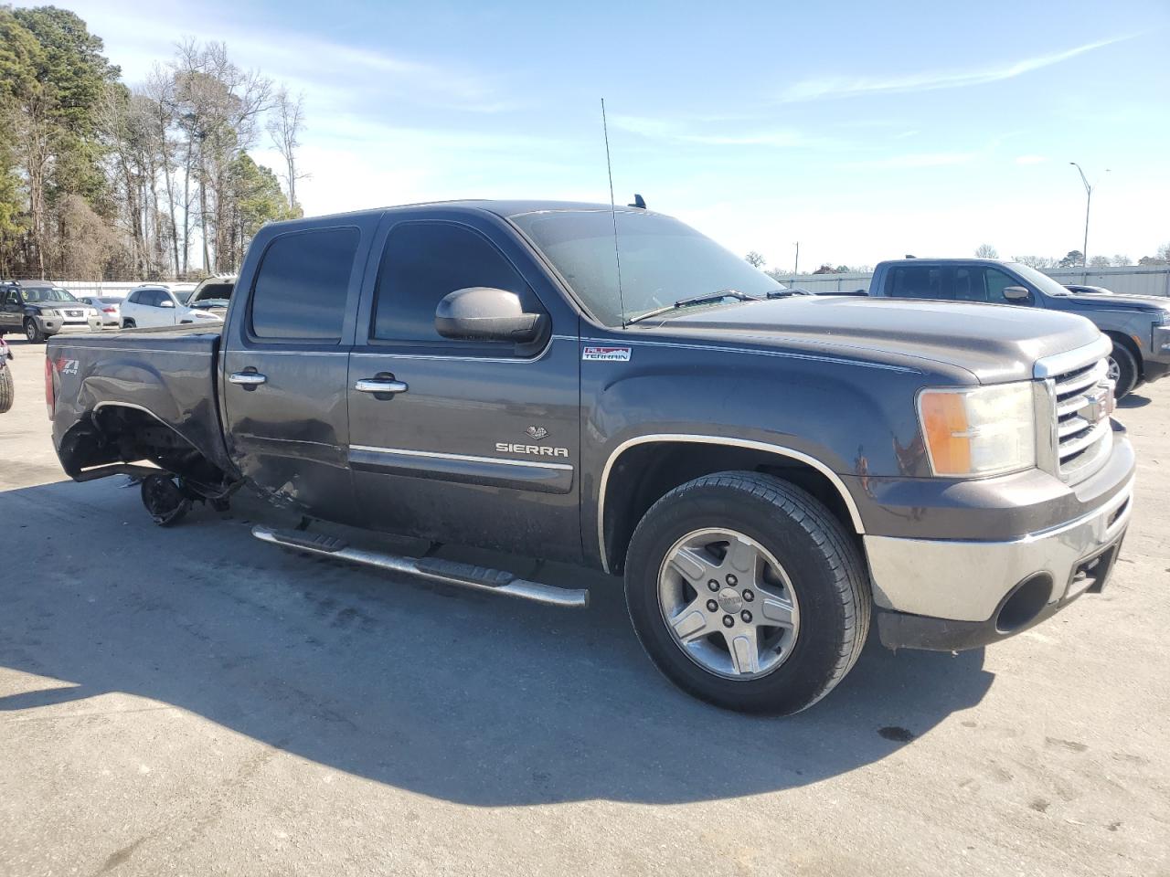 2011 GMC Sierra - Image 4