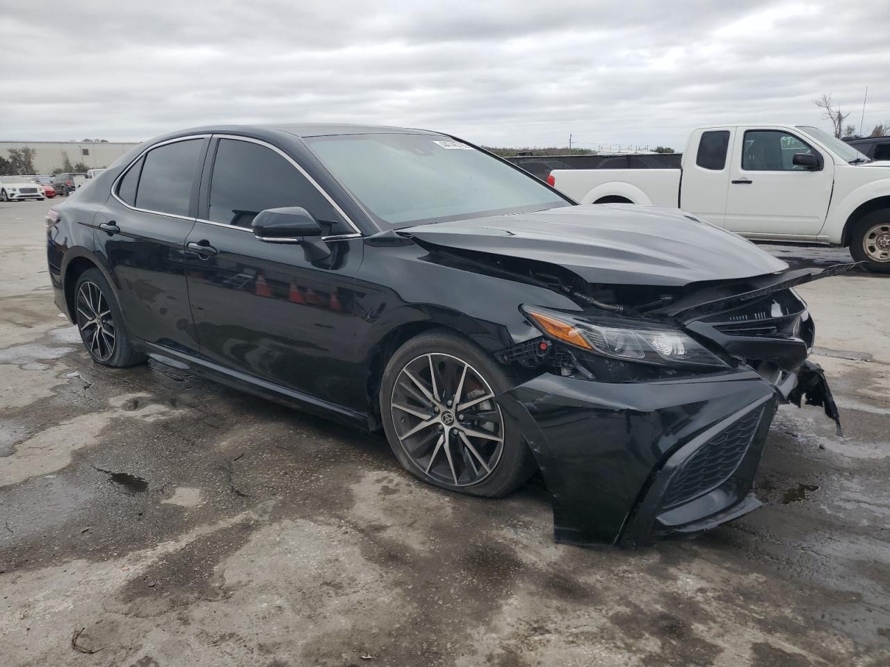 2022 Toyota Camry - Image 4