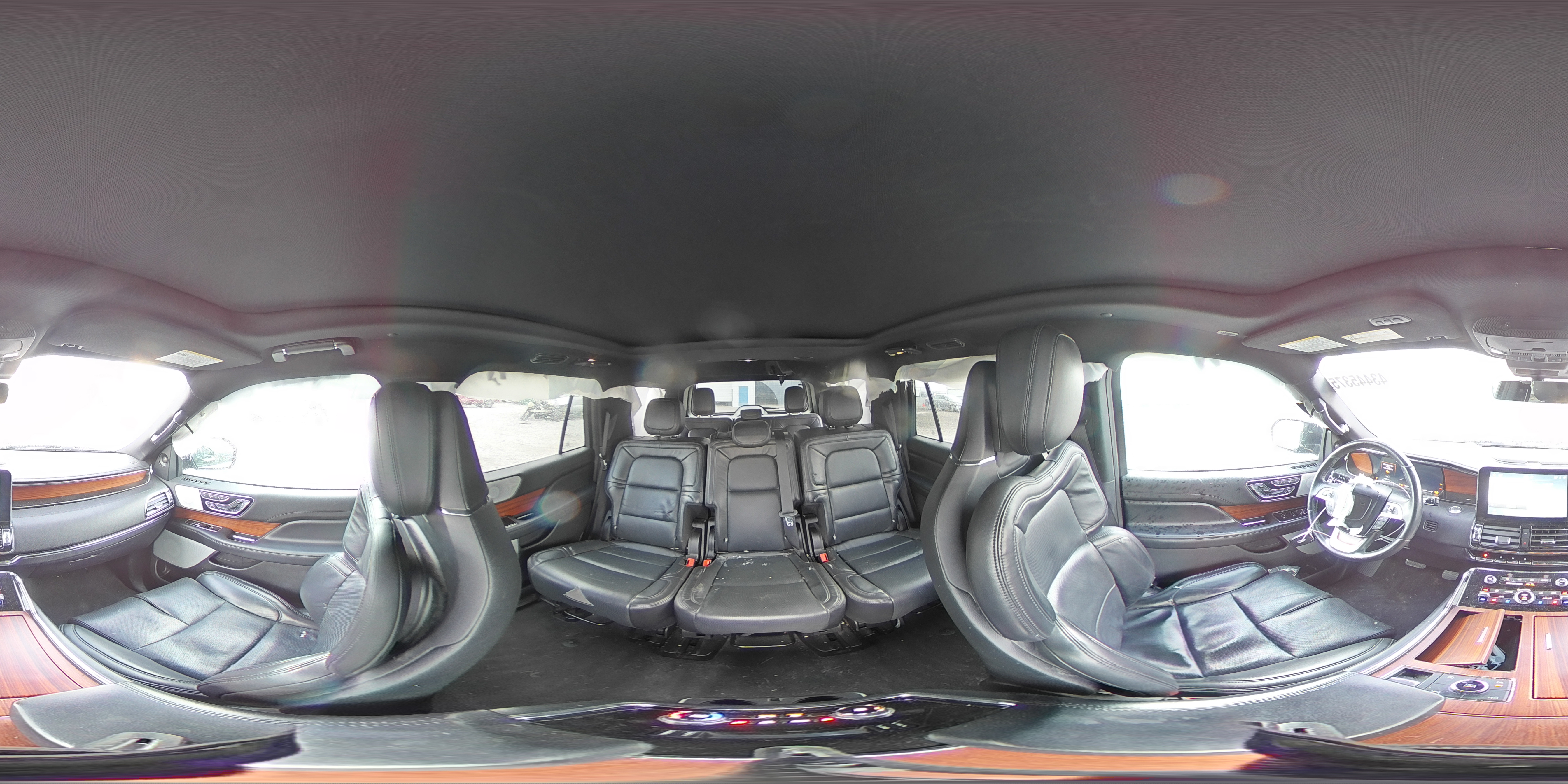 2020 Lincoln Navigator - Image 13