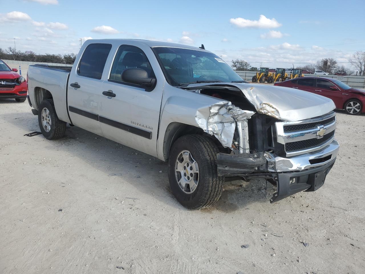 2011 Chevrolet Silverado - Image 4
