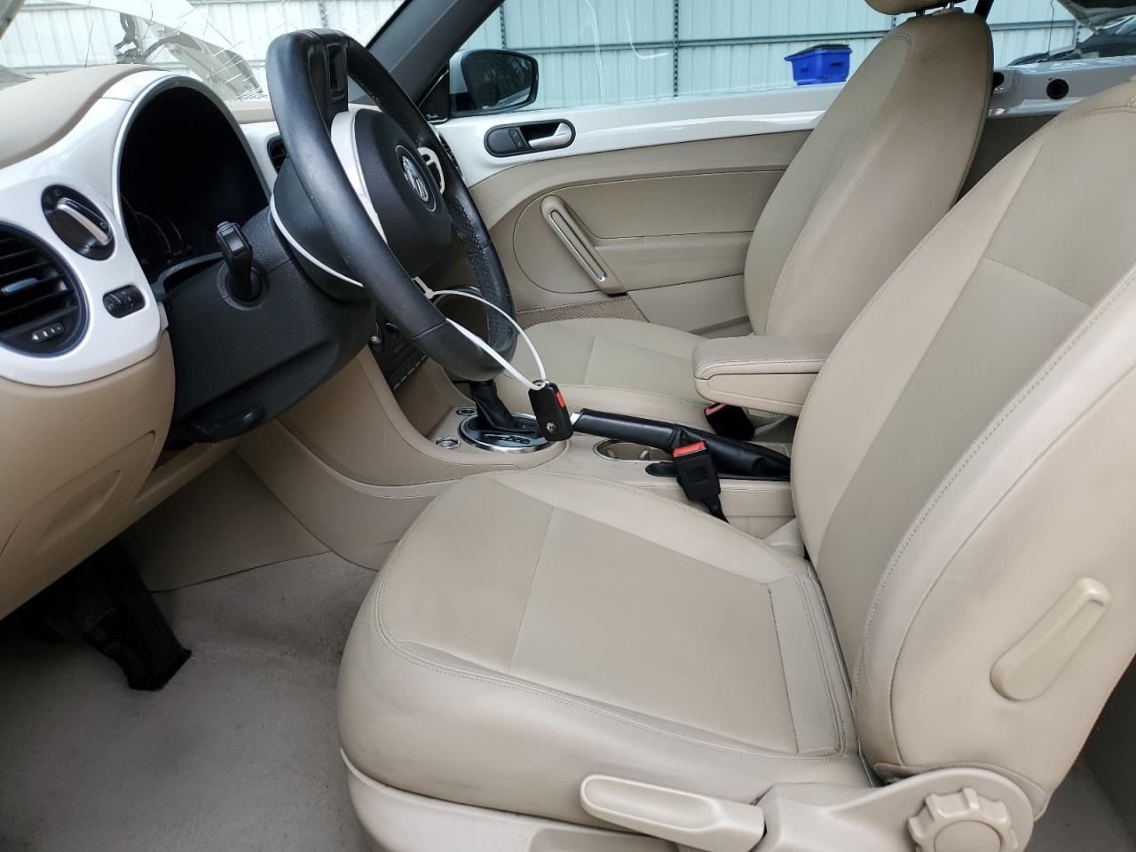 2014 Volkswagen Beetle - Image 7